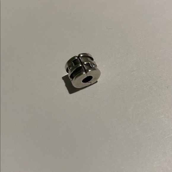 Pandora silver geometric sparkling clip - Picture 2 of 3